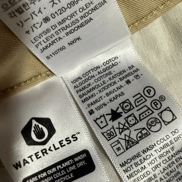 NWT Levi's Women's '94 Baggy Cargo Pants Beige Sz 28x30 Cotton A47070016 - Picture 9 of 12